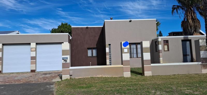 4 Bedroom Property for Sale in Bothasig Western Cape